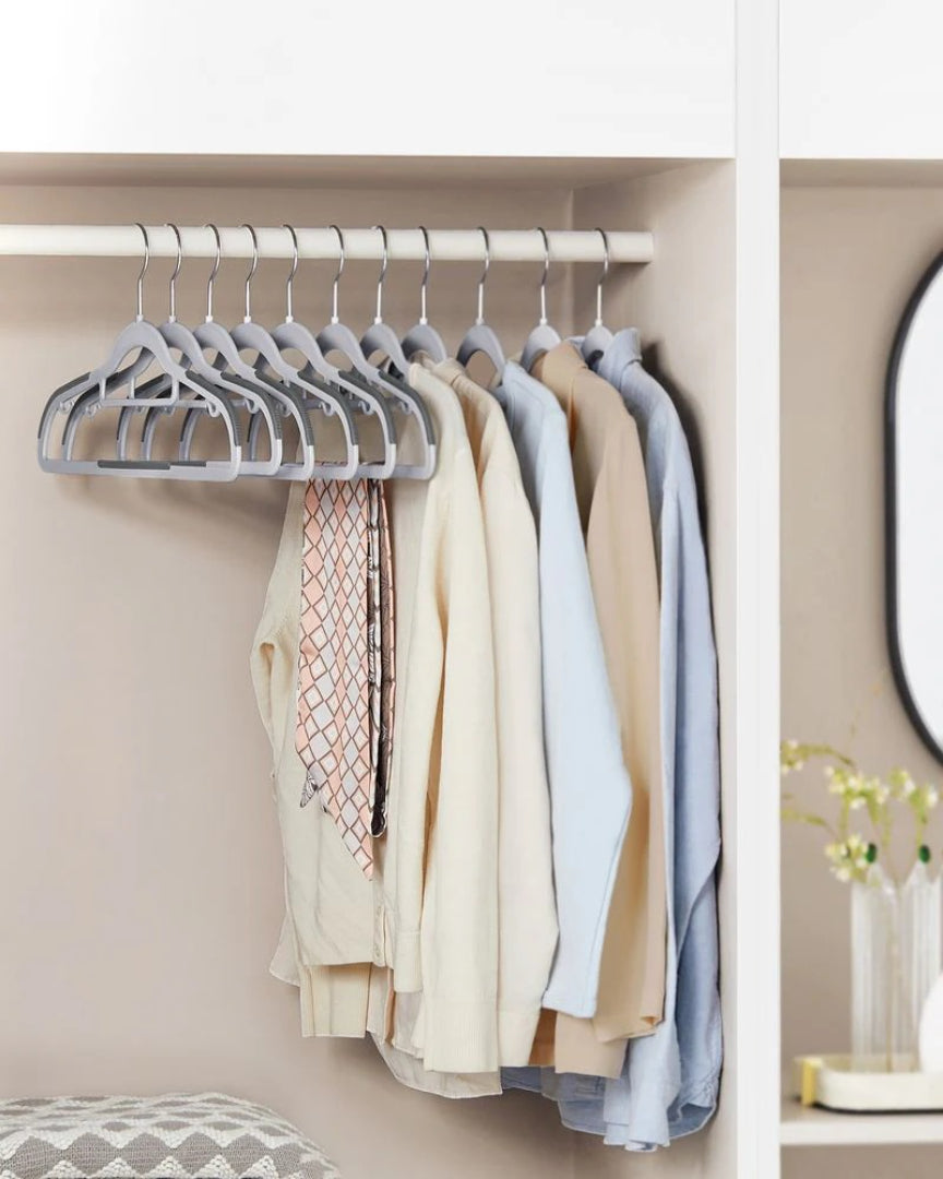 Heavy Duty Plastic Clothes Hangers Pack Of 30 Or 50 – product view 10 | Ridgefield Furniture