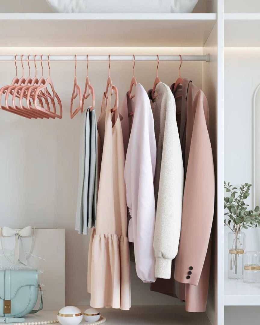 Heavy Duty Plastic Clothes Hangers Pack Of 30 Or 50 – product view 23 | Ridgefield Furniture