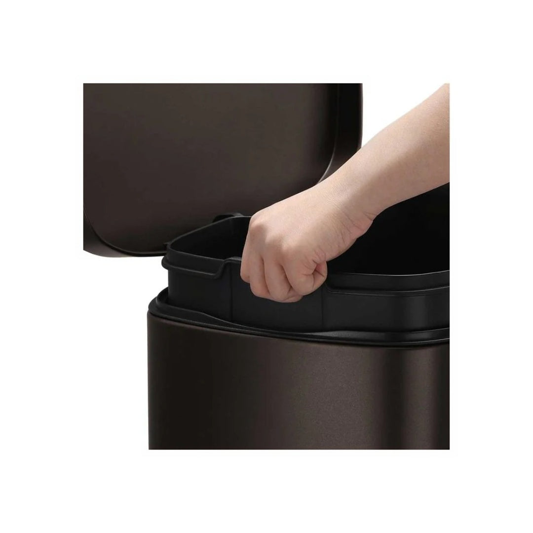 13-Gallon Stainless Steel Step Trash Can with Soft-Close Lid – product view 21 | Ridgefield Furniture