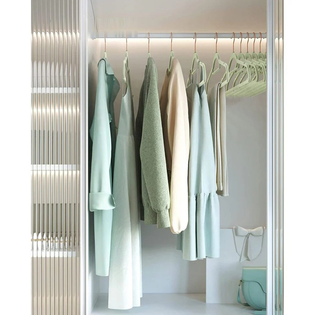 Velvet Clothes Hangers Set Of 50 Or 60 With Rose Gold Hook – product view 16 | Ridgefield Furniture